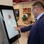 Глава администрации Дмитрий Пулатов первым оценил возможности технологичного банковского решения — системы распознавания лиц Face ID.