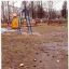 Пустые пузырьки ковром устилают детскую площадку. Фото жильцов дома № 17 по ул. Винокурова
