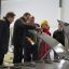 В цехе доочистки стоков Михаилу Игнатьеву показали, как работает оборудование. Фото Марии СМИРНОВОЙ