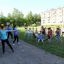 Зарядку для объединенных лагерей школ № 2 и 3 провели волонтеры Российского движения школьников.
