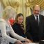 В день золотой свадьбы супруги Ивановы расписались в книге почетных гостей отдела загс администрации Новочебоксарска