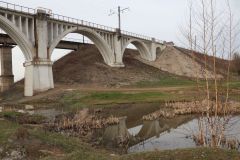 Недалеко от поселка Вад есть железнодорожный мост, напоминающий наш Мокринский, но гораздо меньший по размерам.Навстречу новым эмоциям самостоятельно Путешествуем по России 