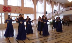 Танцуют новочебоксарские кадеты. Фото Татьяны ОРЛОВОЙПод звуки нестареющего вальса Кадетский бал 