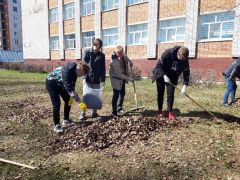СубботникЭкологический субботник "Зеленая Весна - 2021" стартовал в новочебоксарской школе № 17 весенние субботники 