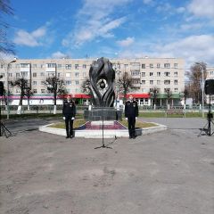 Митинг памятиГлава администрации Новочебоксарска принял участие в митинге, посвященном годовщине катастрофы на ЧАЭС День памяти жертв Чернобыльской аварии 