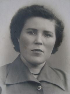 1956 г. окончила Казанский мединститут.Моя мама — мой герой. Последний школьный звонок прозвенел 22 июня Лица Победы Бессмертный полк 