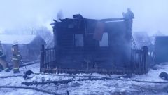 Последствия пожара. Фото МЧС по ЧРВ пожаре в Урмарском районе погибли трое детей и трое взрослых, есть выживший пожар 