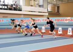 Новочебоксарский спорткомплекс снова стал местом встречи сильнейших спортсменов страны.  Фото Минспорта ЧувашииМанеж принимает сильнейших