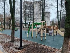  Новая детская площадка в сквере. Роща и сквер — успеть до зимы? Сквер Молодежный 