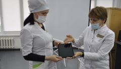 Планшеты - педиатрамЧебоксарские педиатры получили планшеты для оперативной работы