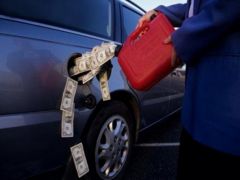 В Правительстве объяснили подорожание бензинаПравительство России объяснило рост цен на бензин цены на бензин 