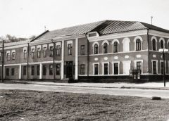 В 1980-м музей переехал в бывший дом купца Михаила Ефремова.Хранить вечно! Национальный музей Чувашии отмечает 100-летний юбилей национальный музей Чувашии 
