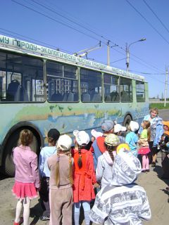 DSC03991.JPGНа экскурсию  на троллейбусе троллейбус 