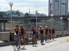 Фото с сайта Минспорта ЧРВплавь, на велосипеде  и бегом Триатлон 