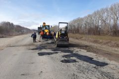 Ямочный ремонтНа региональных дорогах Чувашии ликвидация ямочности вступила в активную фазу ямочный ремонт дорог 
