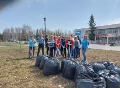 19 апреля сотрудники Детской школы искусств приняли участие в санитарно-экологическом субботникеВ Новочебоксарске продолжаются санитарно-экологические субботники