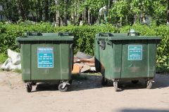 Мусор: где пусто (ул. Коммунистическая, 28)...Как изменится плата  за вывоз мусора Приемная ЖКХ 