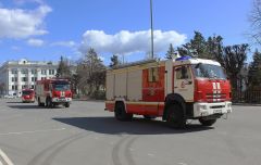 Ключи от новой техники вручили пожарным Чебоксар и Новочебоксарска День пожарной охраны России 