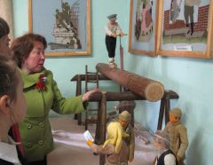 Школьники часто бывают на экскурсиях в музее кукол Терентия Дверенина. Фото из архива редакцииИз Бичурино – в марпосадские  горы и каньоны Тропой туриста 100 символов Чувашии 