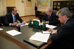 IMG_4352_resize.JPGМихаил Игнатьев провел ряд рабочих встреч в Москве президент Москва Встречи 