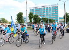 Экологический пробег “Химпром — Город” — самый массовый старт спортивного праздника предприятия.На Химпроме ко Дню химика прошли торжественные мероприятия день химика 