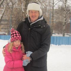 Евгений с дочерью Лизой:История одного ледяного поля каток 