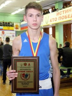 Сергей Николаев — лучший боксер среди юниоров.Чемпионские бои бокс 