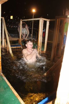 IMG_7732.JPGКрещение в Новочебоксарске отметили купанием в Волге и святом источнике крещенские купания Крещение 