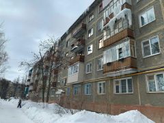 Новочебоксарские дома проверили на качество уборки крыш от льда и снега уборка снега сосульки 