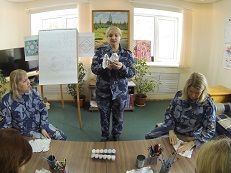  Психологи ФКУ ИК-6 УФСИН по Чувашской Республике в своей деятельности используют арт-терапевтические техники с фольгой