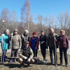  Коллектив Детской школы искусствГорожане активно участвуют в акции «Я за чистый Новочебоксарск» экологический субботник 