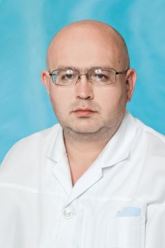 Заведующий отделением ортопедической стоматологии Валерий МИХУТКИНПрофилактика рубль бережет