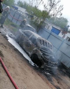 Сгоревший автомобильНовочебоксарец сжег свой автомобиль поджог автомобилей 