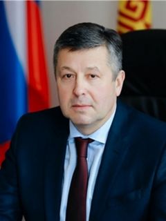 Министр транспорта и дорожного хозяйства Чувашии Владимир Осипов.Пора заделать бреши