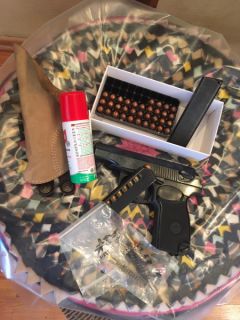 Оружие и боеприпасыВ квартире чебоксарской пенсионерки полицейские обнаружили оружие и боеприпасы хранение 