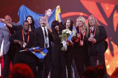 Исполнительница из Швеции Лорин (Loreen)"Бурановские бабушки" стали вторыми на "Евровидении-2012" Евровидение-2012 Бурановские бабушки 