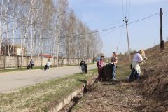 В Новочебоксарске продолжаются санитарно-экологические субботники
