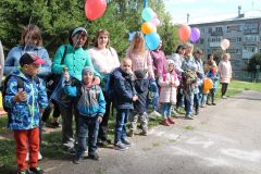 Воспитанники центраЧебоксарская ГЭС помогла первоклассникам собраться в школу РусГидро 