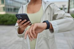 МегаФон: родители школьников активно скупают умные часыМегаФон зафиксировал высокий спрос на детские умные часы Мегафон 