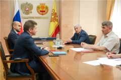 Встреча в Доме правительстваРуководство "Химпрома" рассказало Главе Чувашии о планах по развитию предприятия Химпром 