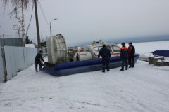 avtorybaki01.jpgМашина с рыбаками провалилась под лед на Волге рыбаки 