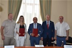 Подписание соглашенияЧувашия и "Русхмель" подписали соглашение о сотрудничестве Чебоксарский экономический форум 