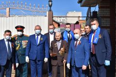 Поздравление ветерановСергей Артамонов поздравил ветеранов с Днем Победы День Победы 