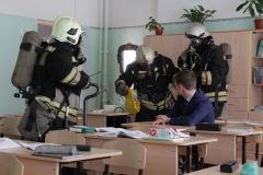 Учебная эвакуацияИз новочебоксарского лицея № 18 эвакуировали школьников и педагогов. Мероприятие было учебным эвакуация лицей 18 