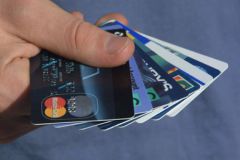 Банковские картыЧто нужно знать о банковских пластиковых картах финграмотность 
