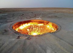 В Туркменистане собираются потушить газовый кратер "Врата ада"