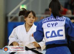 Анна Дмитриева (в белом кимоно). Фото с сайта www.judo.ruАнну было не остановить Пьедестал 