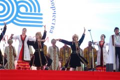 Глава Чувашии Олег Николаев поприветствовал участников фестиваля «Родники России» День Республики-2022 