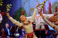 Концерт в Евпатории. Фото: cap.ruЧувашские артисты представили национальную культуру в крымской Евпатории дни чувашской культуры 