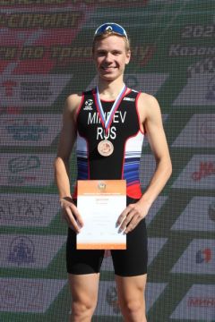 Р. МинеевТриатлонист из Чувашии стал бронзовым призером чемпионата России дуатлон 